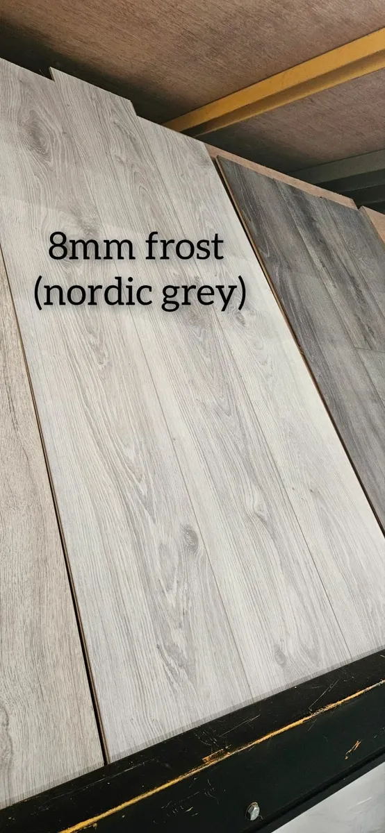 Budget 8mm Frost Oak Laminated Click Flooring - Fr - Image 1