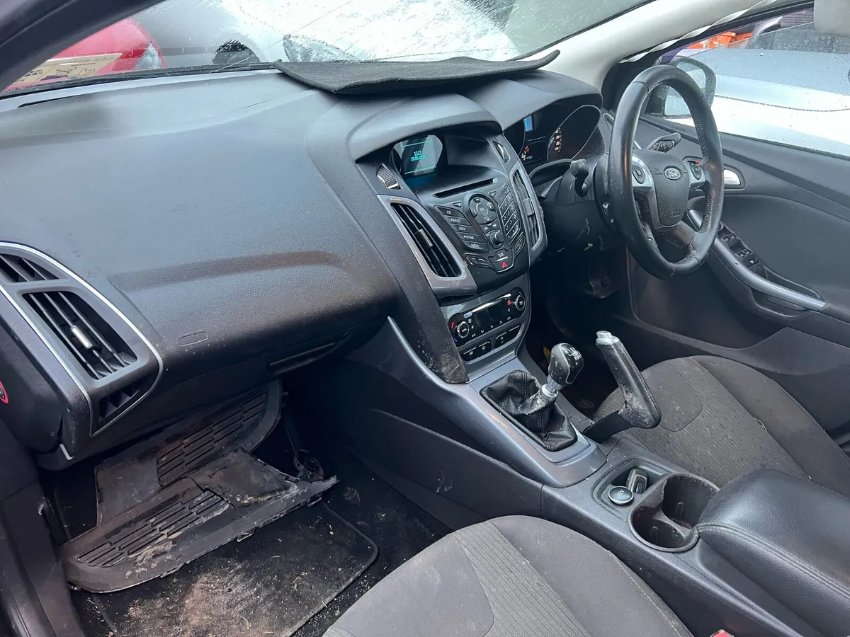 2014 Ford Focus 1.6 Diesel Titanium driving - Image 2