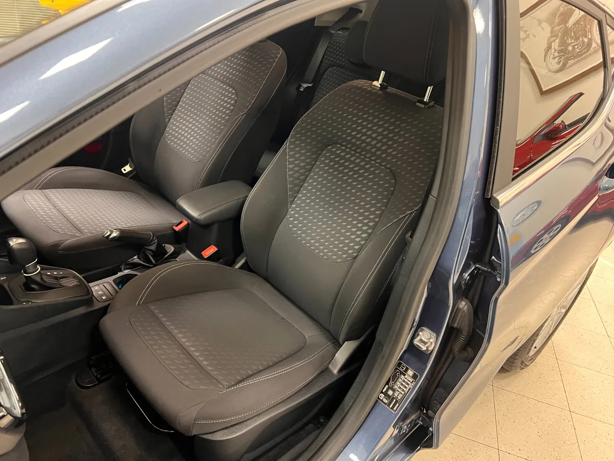 *AUTOMATIC* ONLY 24,000 Kms TITANIUM 125BHP As New - Image 4
