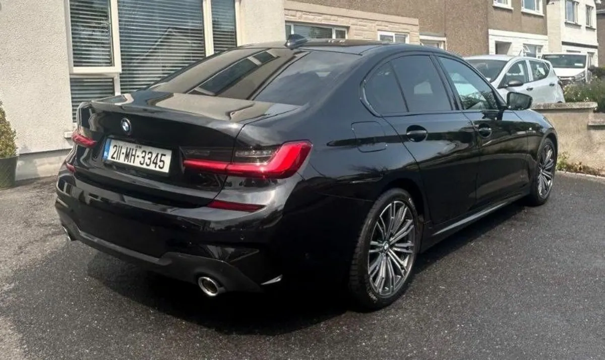 BMW 3-Series 2021 - Image 2