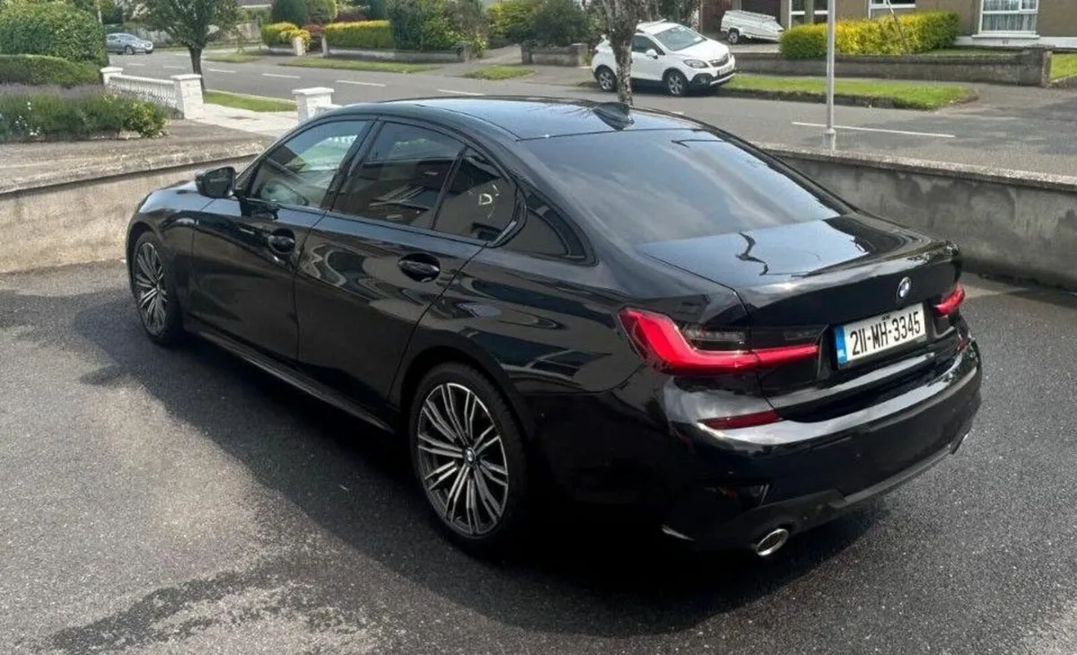 BMW 3-Series 2021 - Image 4