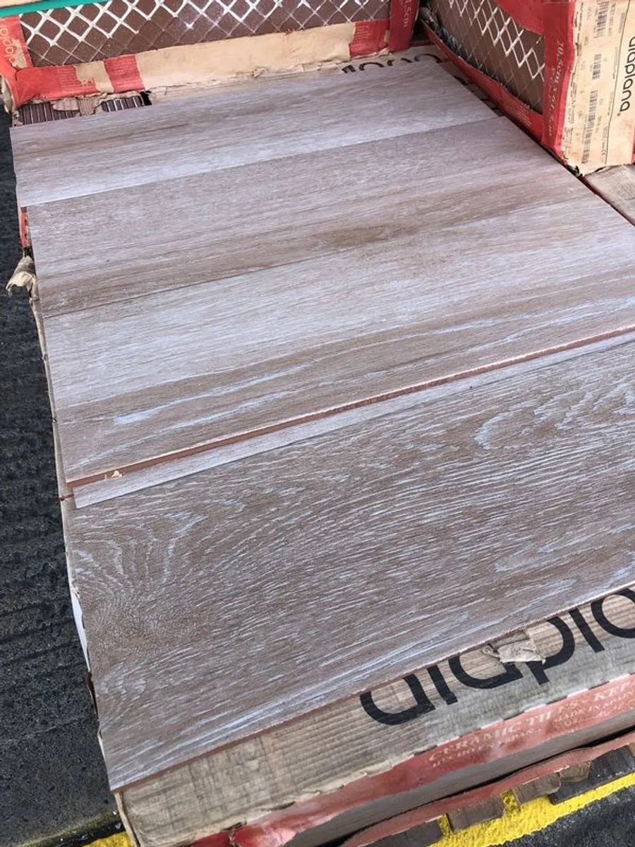 21 sq mtrs Wood Effect Tile - Image 2