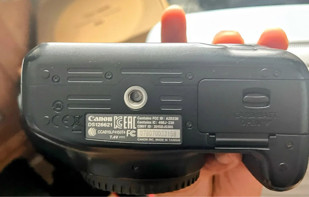 Canon EOS 1300D with 55-250 lens - Image 2