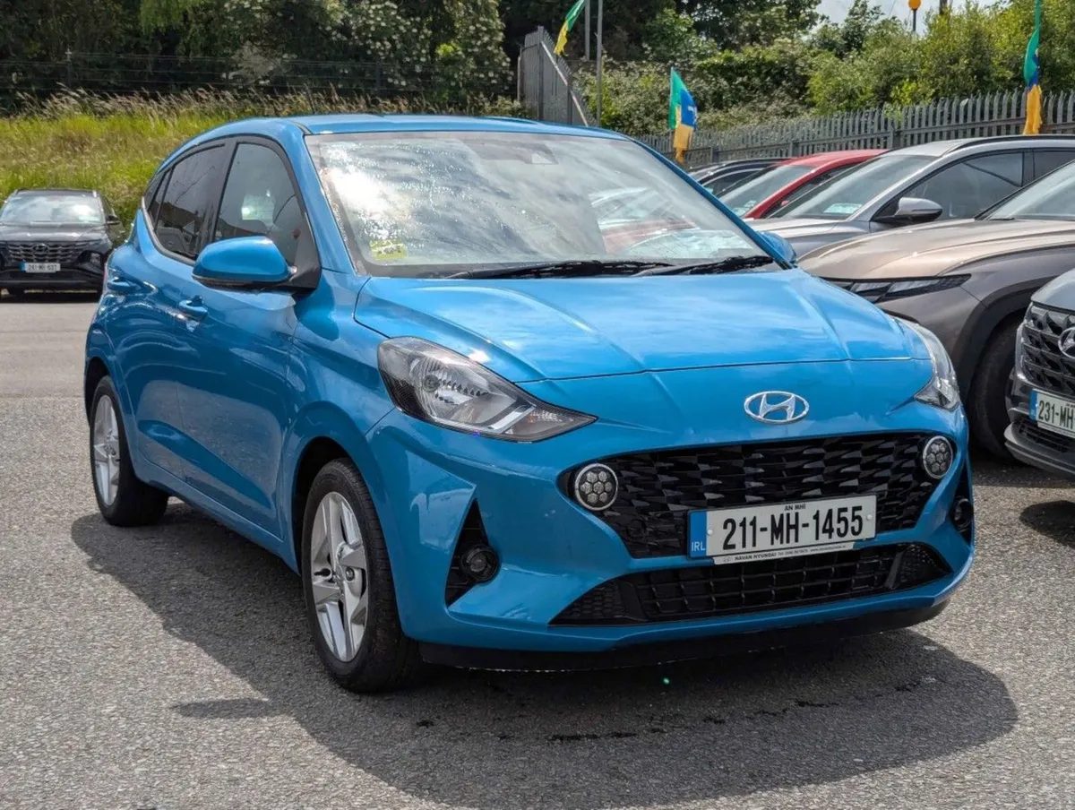 Hyundai i10 1.0i Deluxe  low KM - Image 1