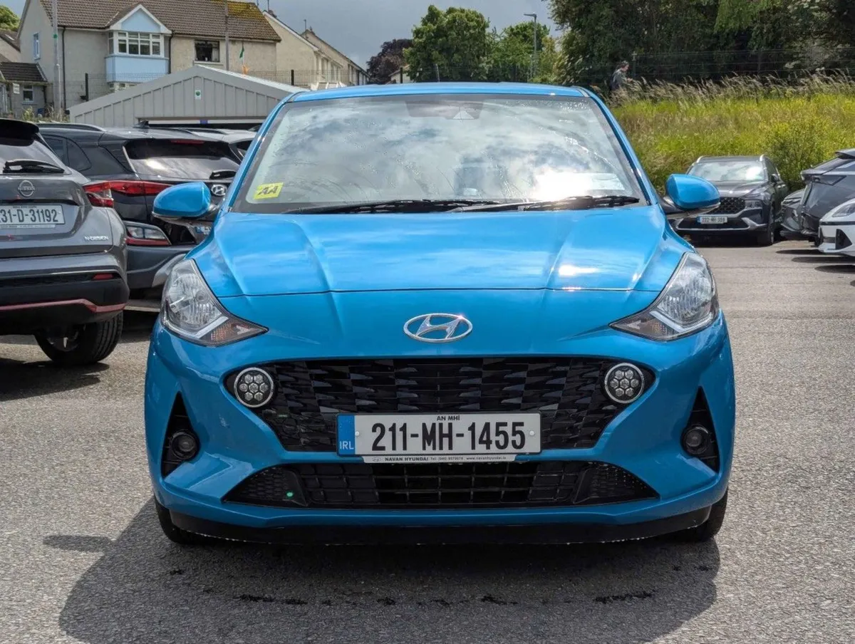 Hyundai i10 1.0i Deluxe  low KM - Image 2