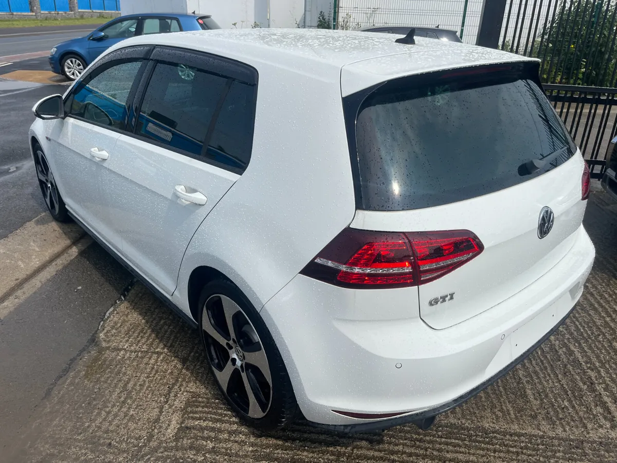 VOLKSWAGEN GOLF 2015, GTI 2.0 TFSI DSG LOW KMS - Image 4