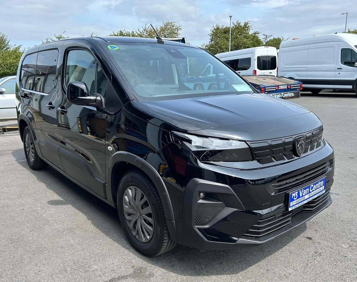 2025 PEUGEOT RIFTER AUTOMATIC - WHEELCHAIR ACCESS - Image 4