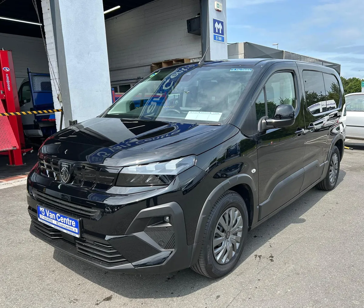 2025 PEUGEOT RIFTER AUTOMATIC - WHEELCHAIR ACCESS - Image 2