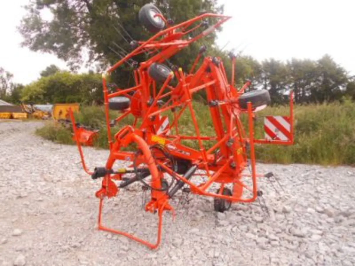 KUHN GF7802  6 ROTOR, NEW @ 0% - Image 3