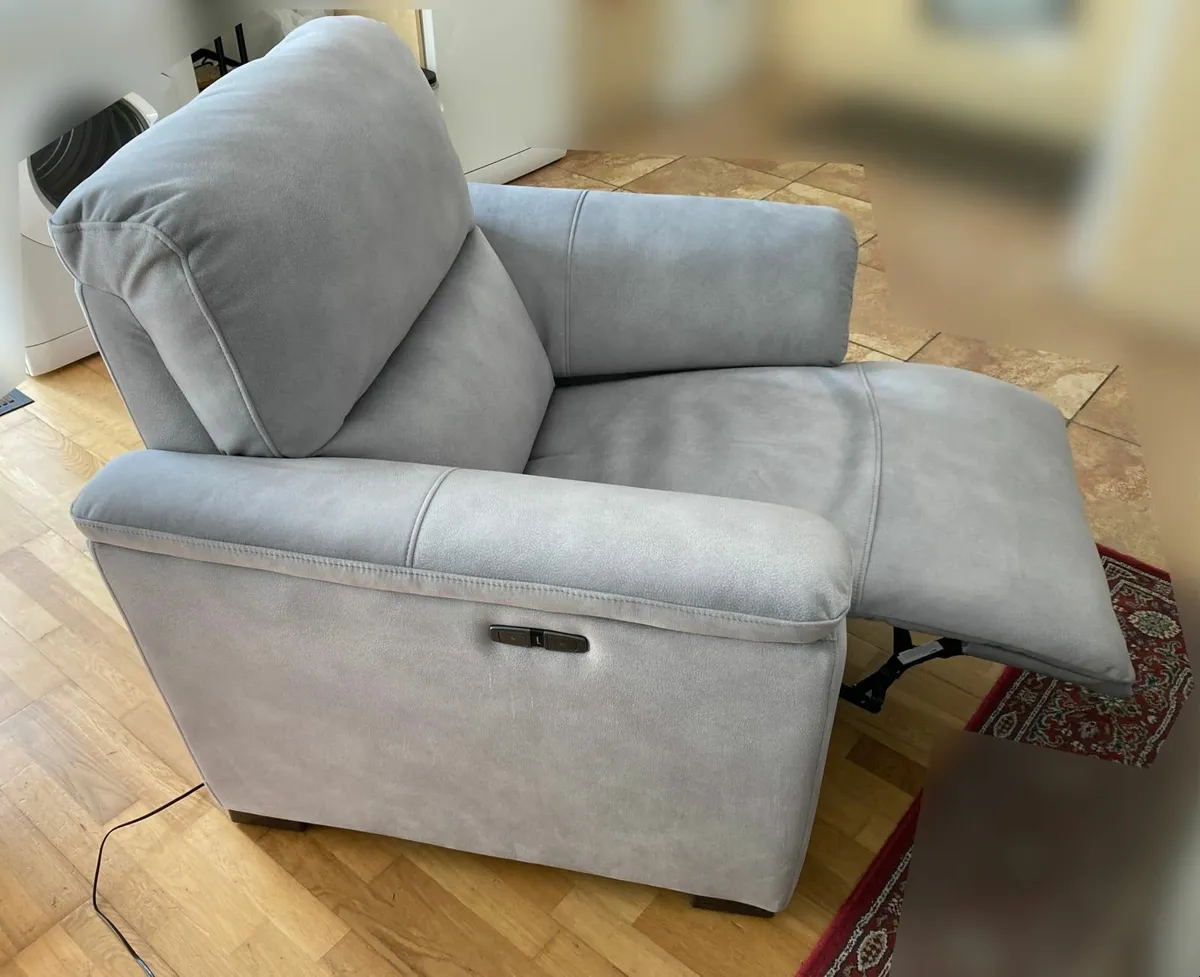 1 Seater Power recliner sofa - Image 3