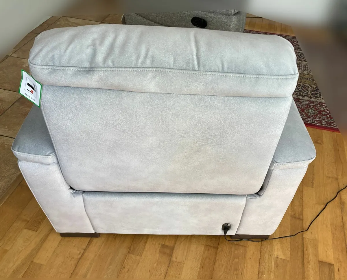 1 Seater Power recliner sofa - Image 4