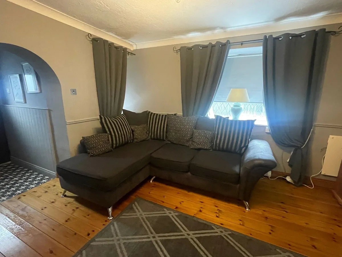 Corner couch - Image 2