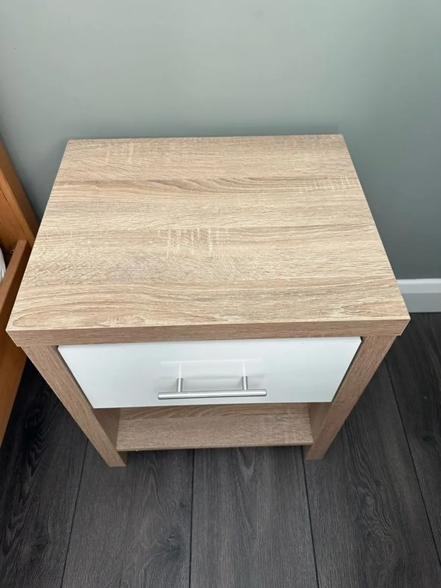 2 Bedside Lockers - Image 2