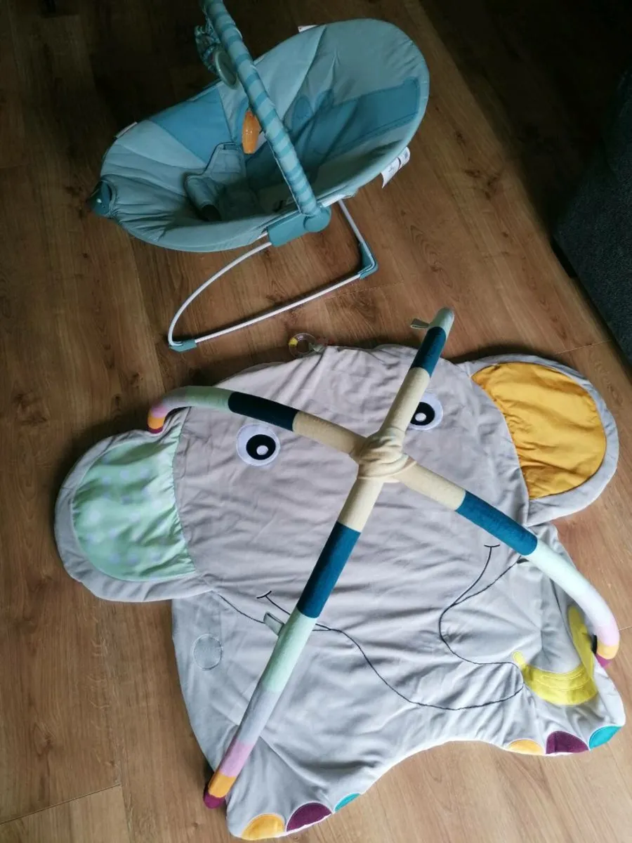 Child seat and mat - Image 1