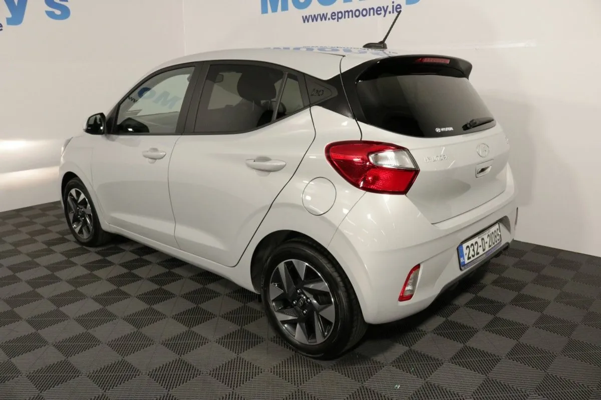 Hyundai i10 Deluxe Plus 1.0l Petrol Hatchback - Image 4