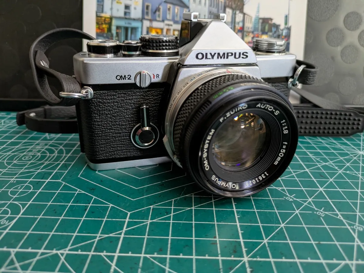 🎞️ Olympus OM-2 film SLR camera+ F. Zuiko 50/1.8 - Image 1