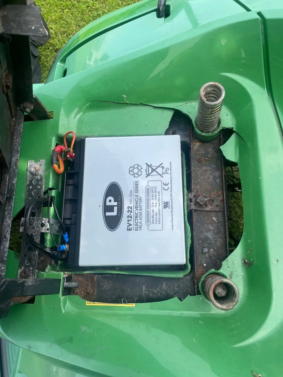 Ride on mower - Image 2