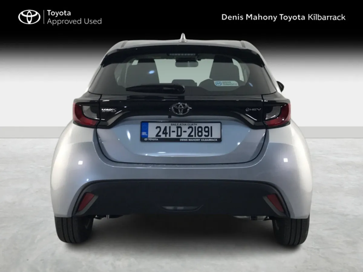 Toyota Yaris YARIS HYBRID 1.5 LUNA - Image 4