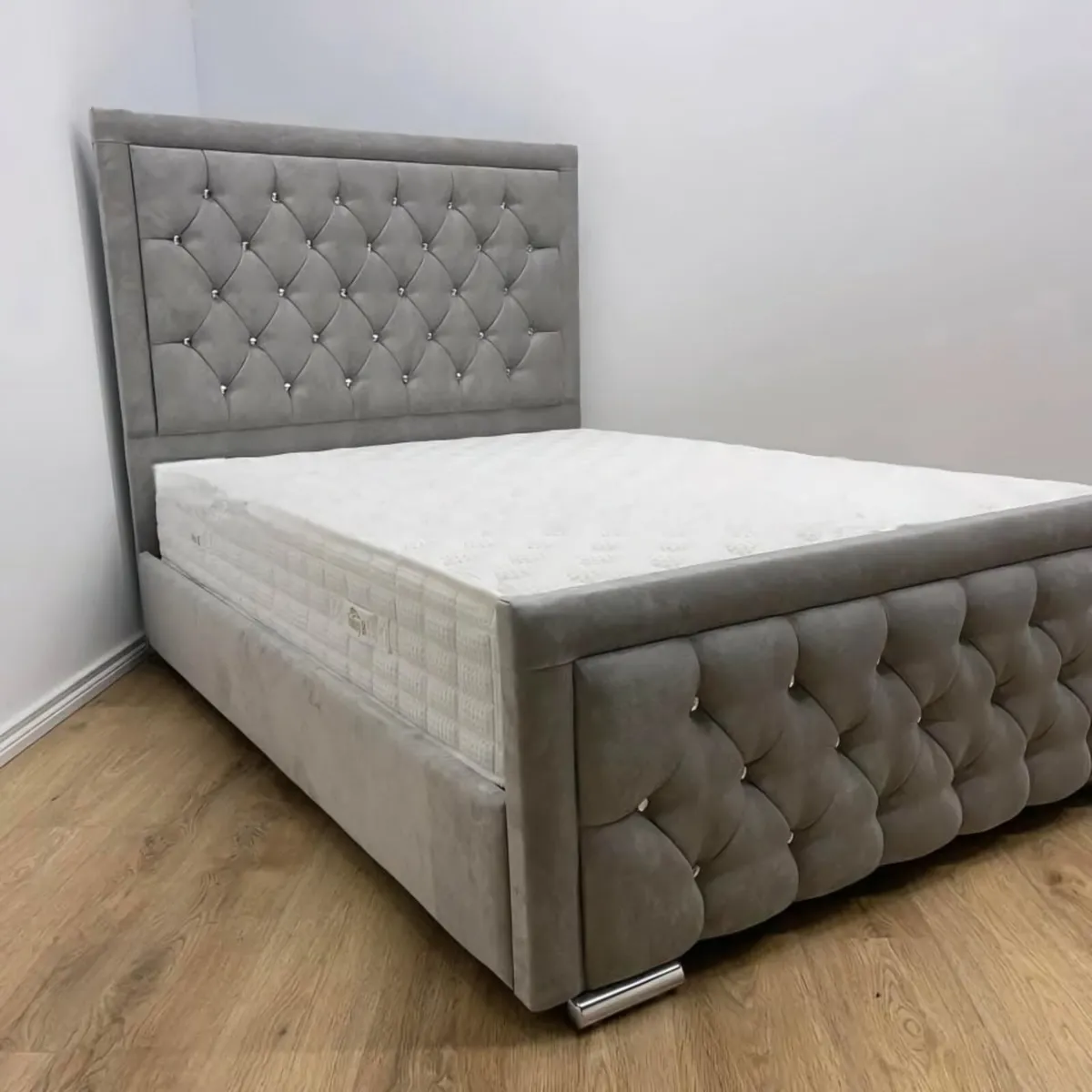 Double/King Size Bed With Mattress - Image 3