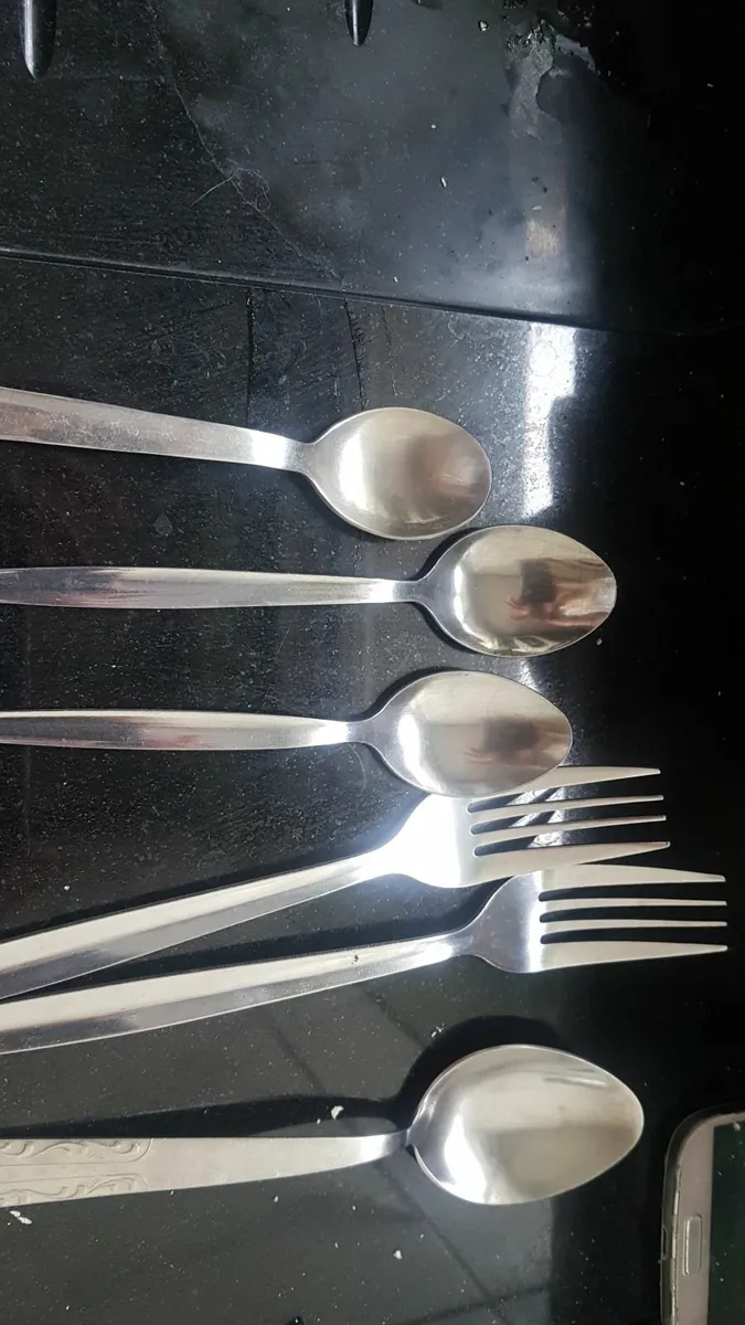 Cutlery not much used - Image 3