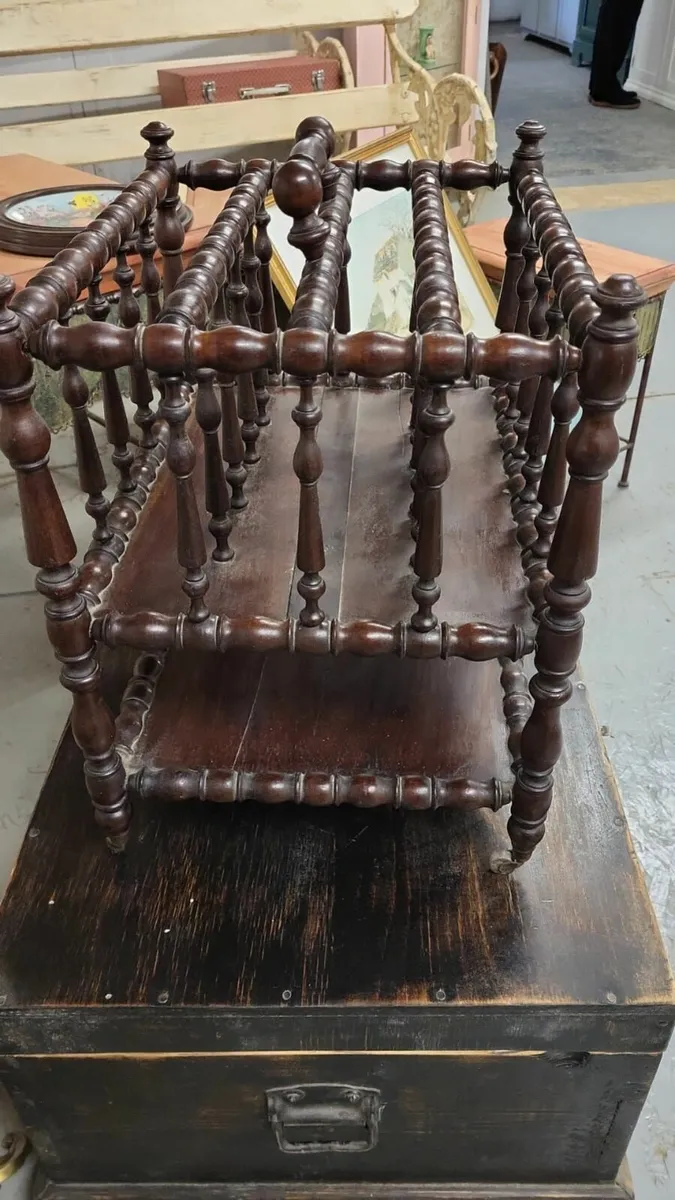 Pair vintage regency style button leather stools - Image 2
