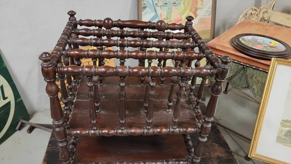 Pair vintage regency style button leather stools - Image 3