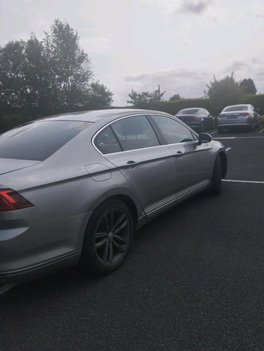 Volkswagen Passat - Image 4