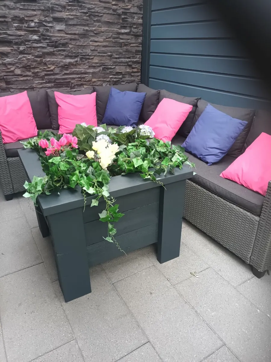 Anthracite planter box - Image 1