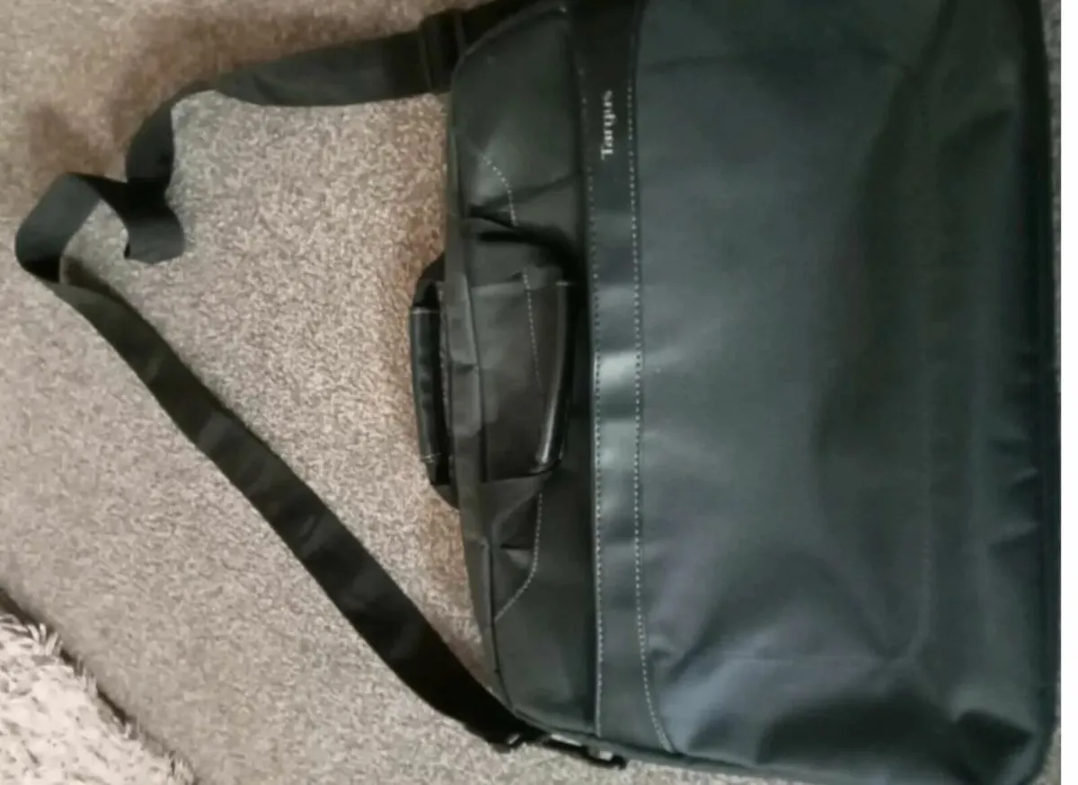 HP AMD Ryzen Laptop plus Bag + Charger - Image 4