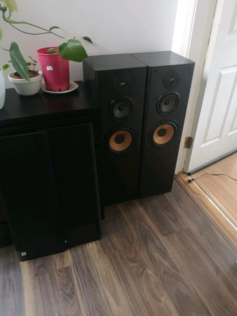 Jbl lx800 floorstanding speakers - Image 1