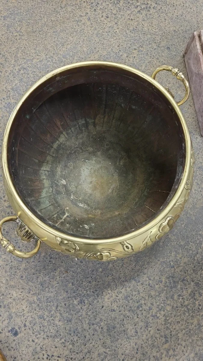 Large 19th century brass planter, jardiniere - Image 4