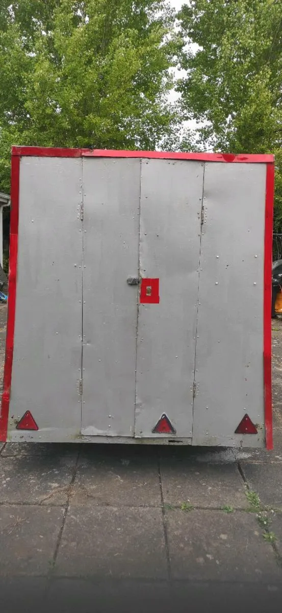 Lock up trailer for sale - Image 3