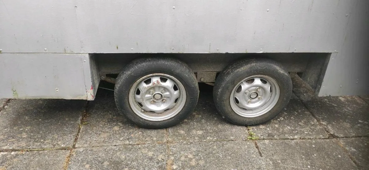 Lock up trailer for sale - Image 4
