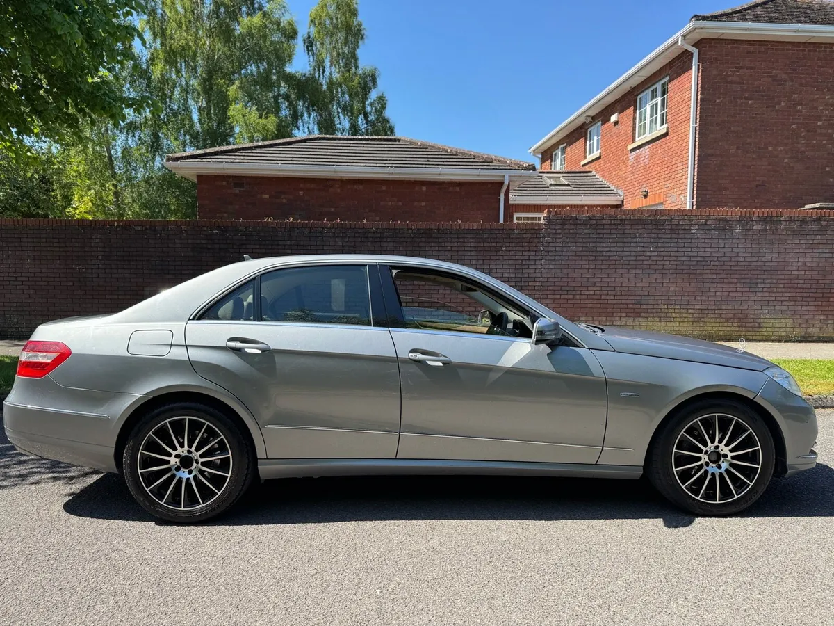 €5750 Mercedes E200 2012 Automatic! - Image 2