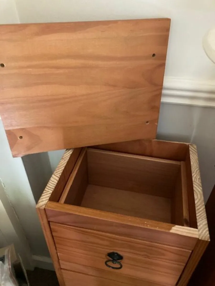 Lockers - Image 2