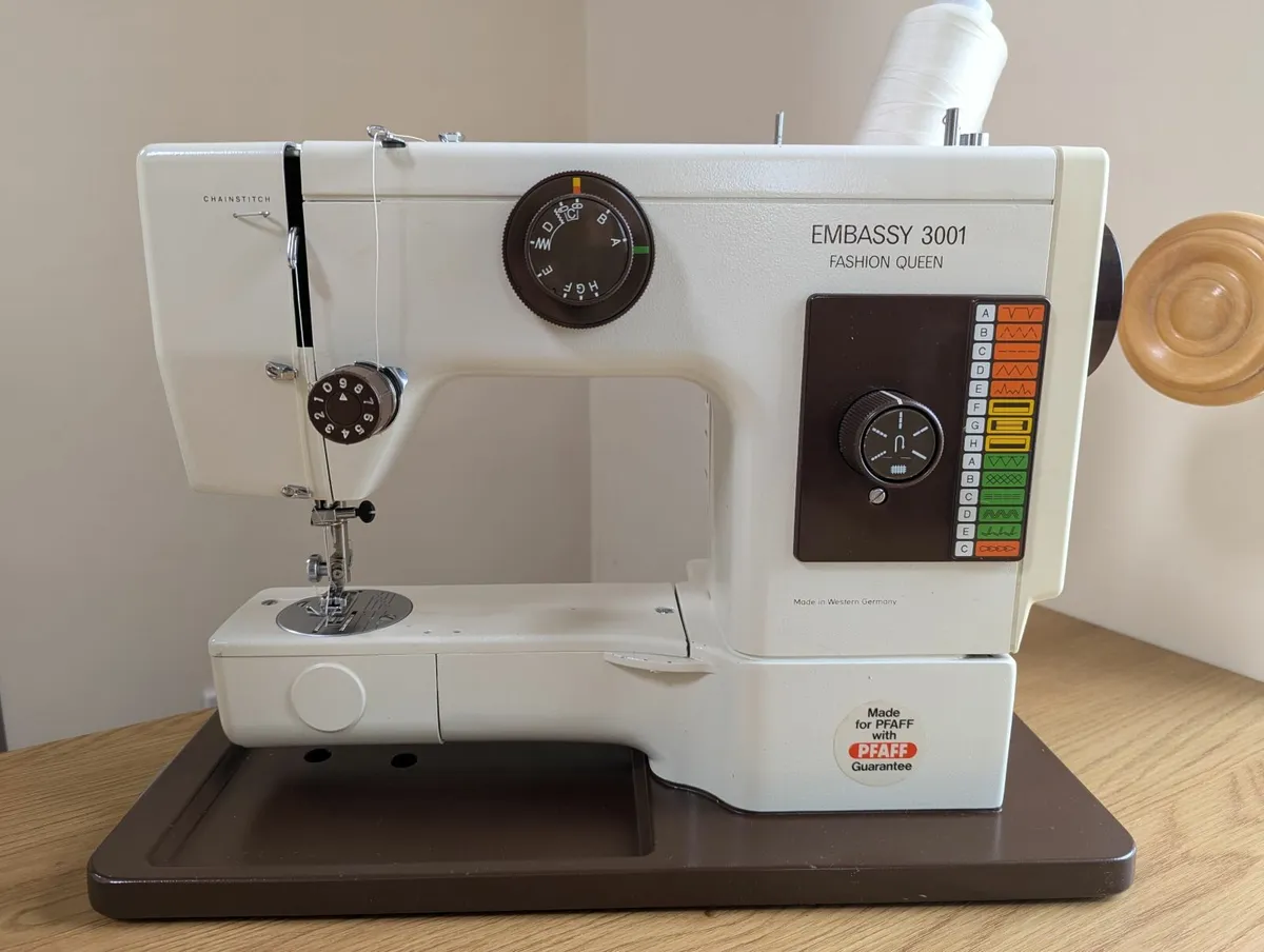 Sewing machine Pfaff - Image 2