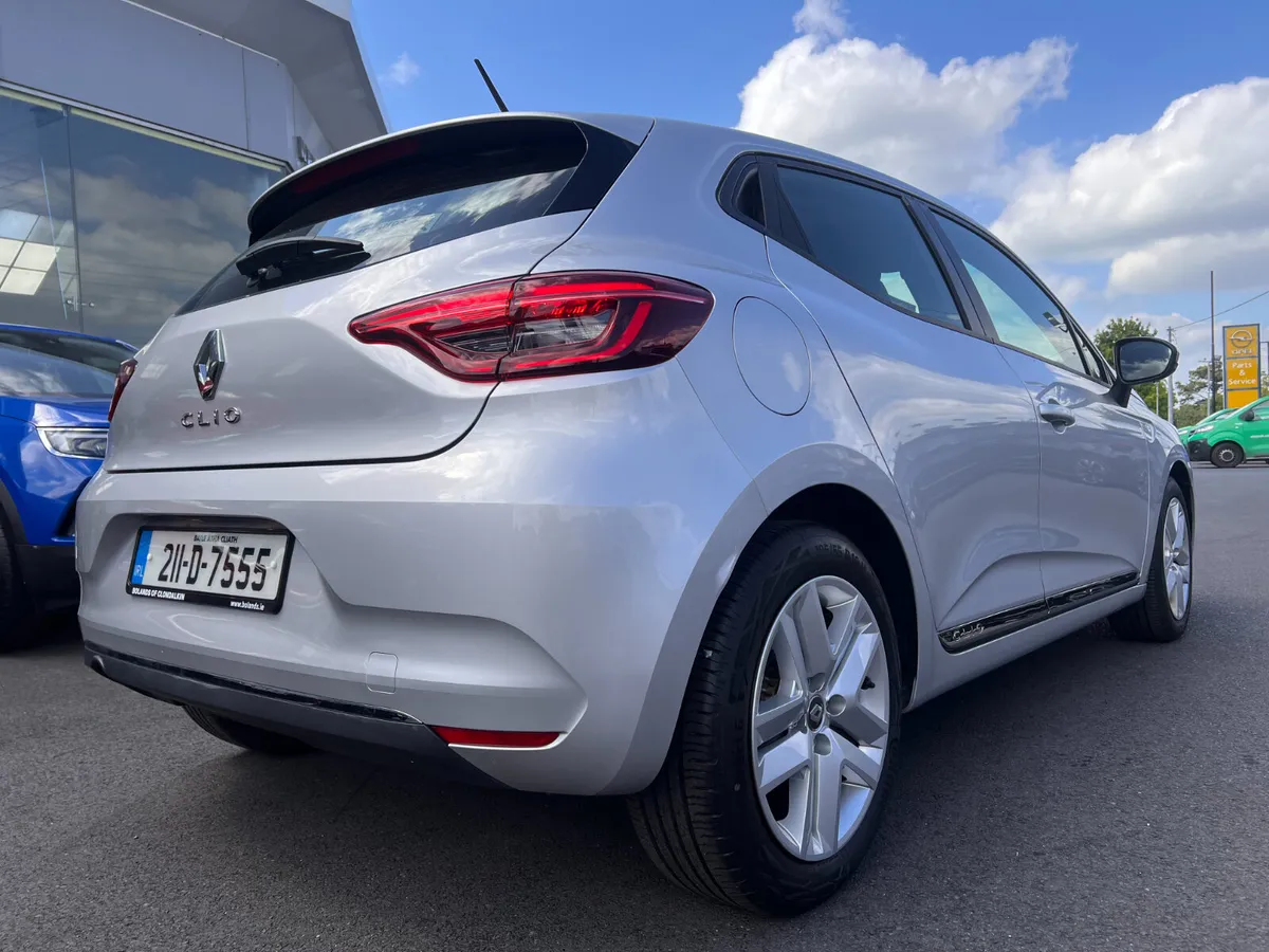 **ONLY 8,000Kms** DYNAMIQUE TCE 100 **One Owner/Ul - Image 2