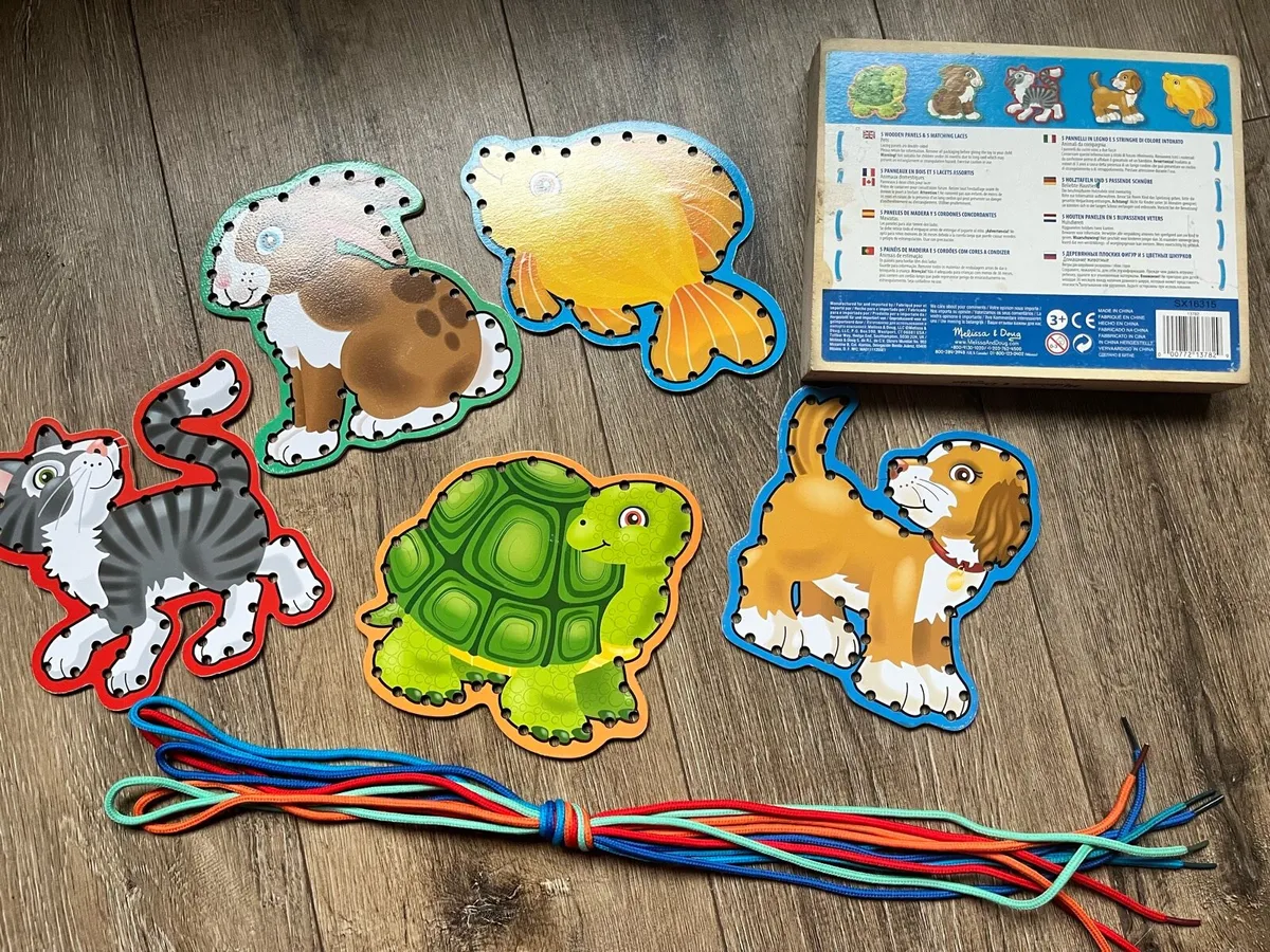 5 Books for kids & wood set - Image 4
