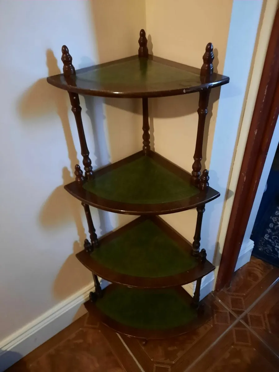 Vintage corner shelf - Image 1