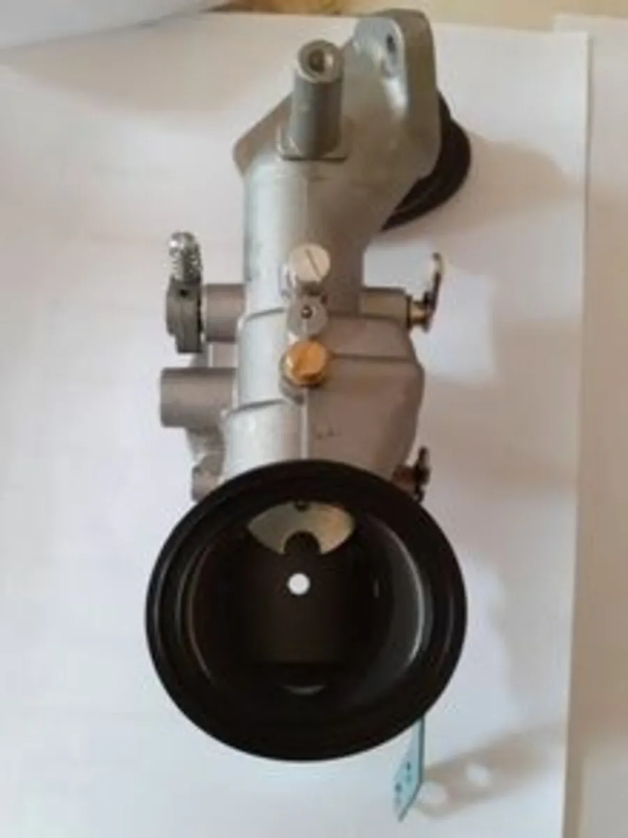 Carburettor for Briggs & Stratton ride on mower 12