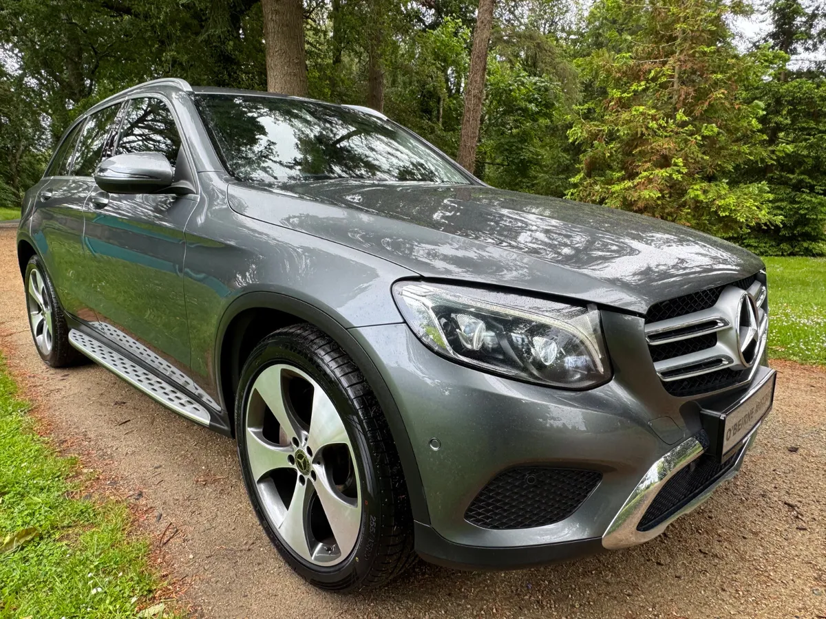 GLC 220 4-MATIC * HIGH SPEC LOW KMS * - Image 4