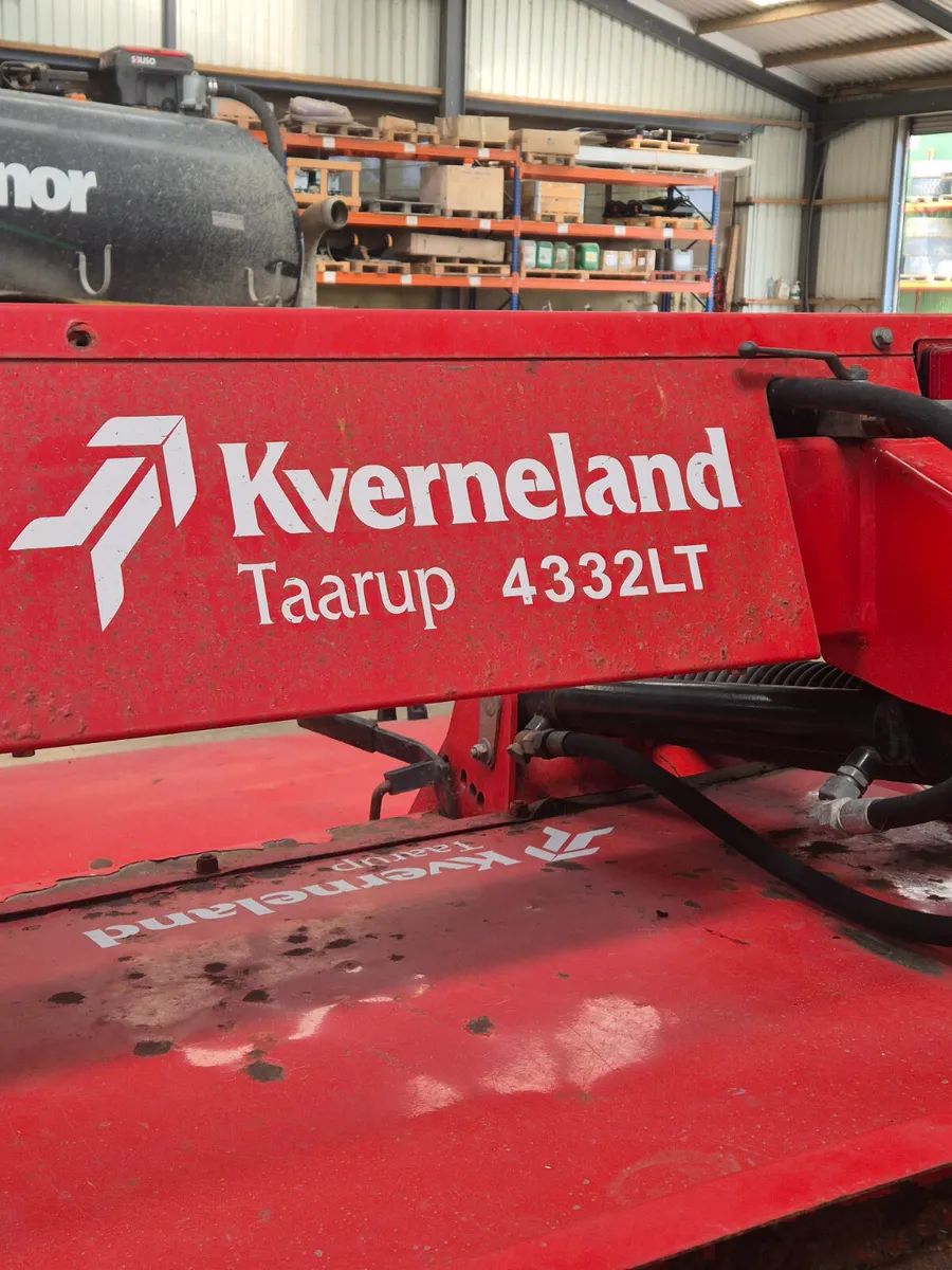 2011 Kverneland 4332 trailed mower - Image 2