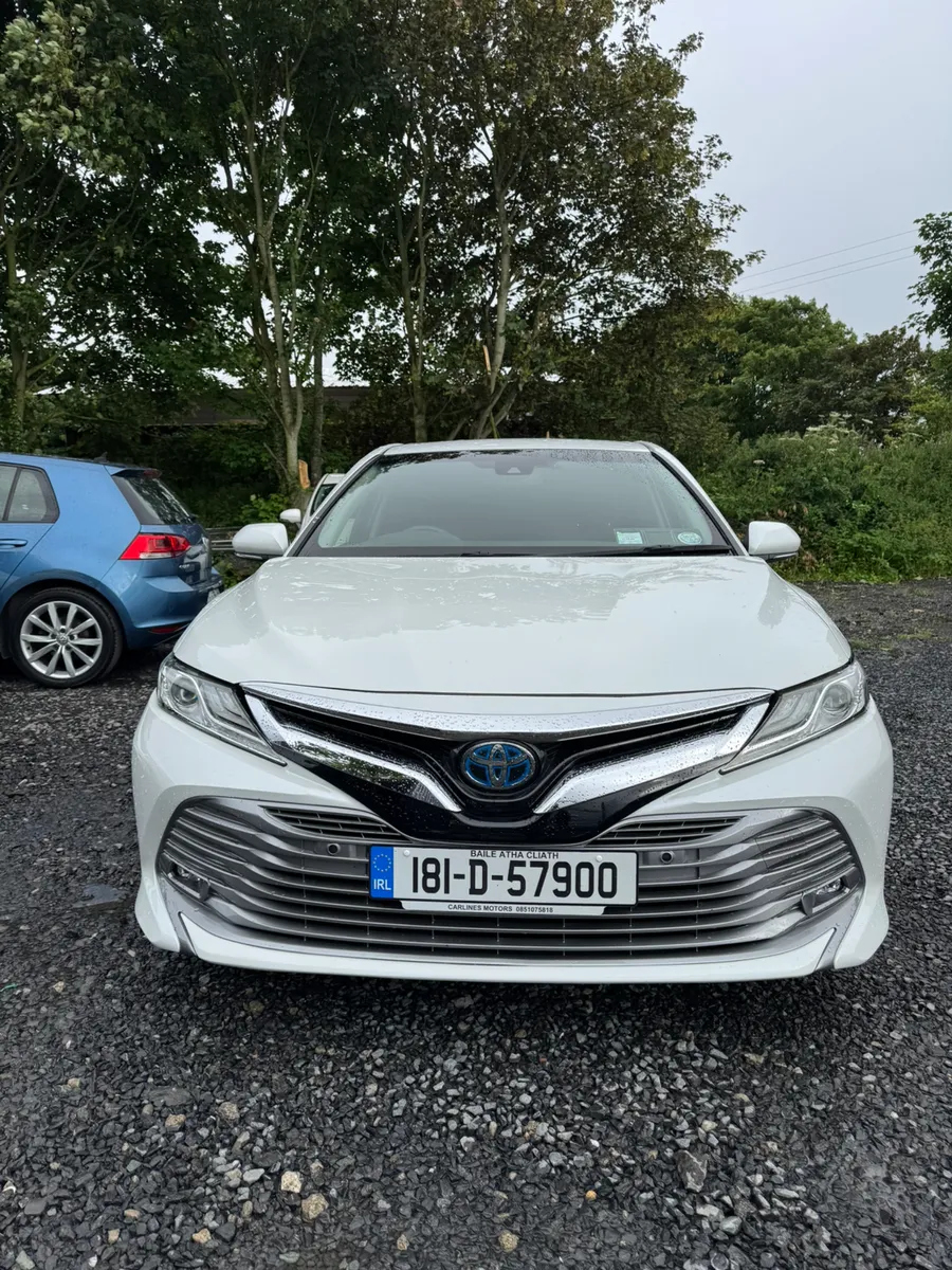 Toyota Camry Hybrid Automatic - Image 2