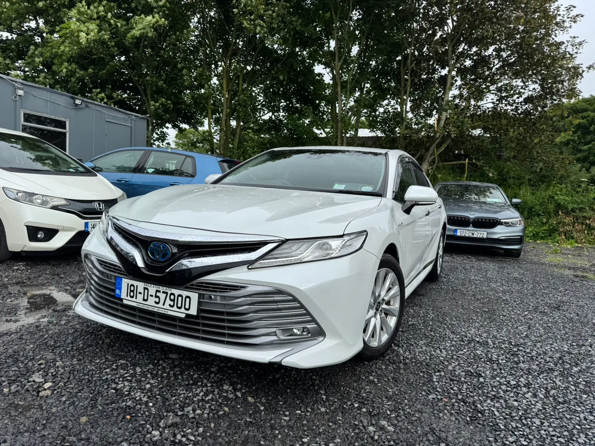 Toyota Camry Hybrid Automatic - Image 4