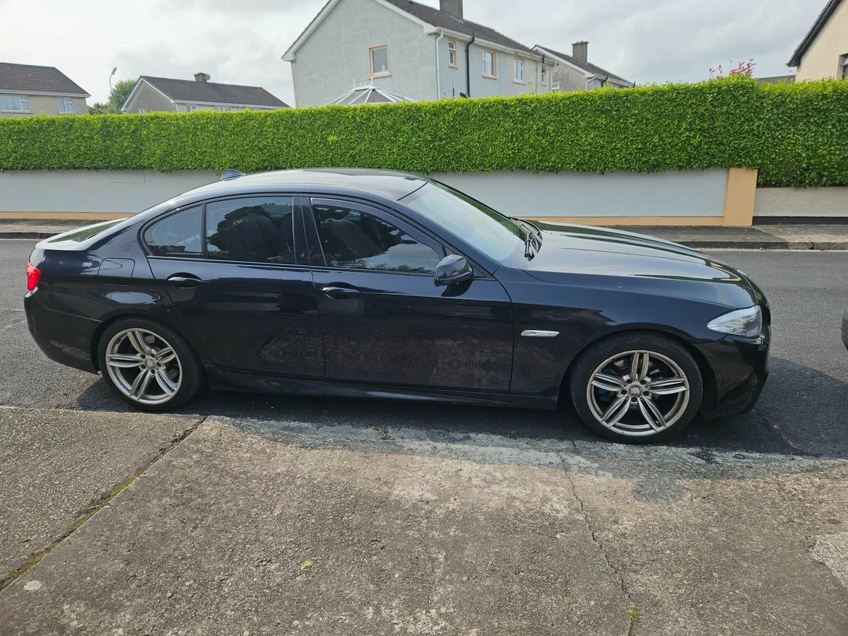 BMW 5-Series 2011 - Image 3