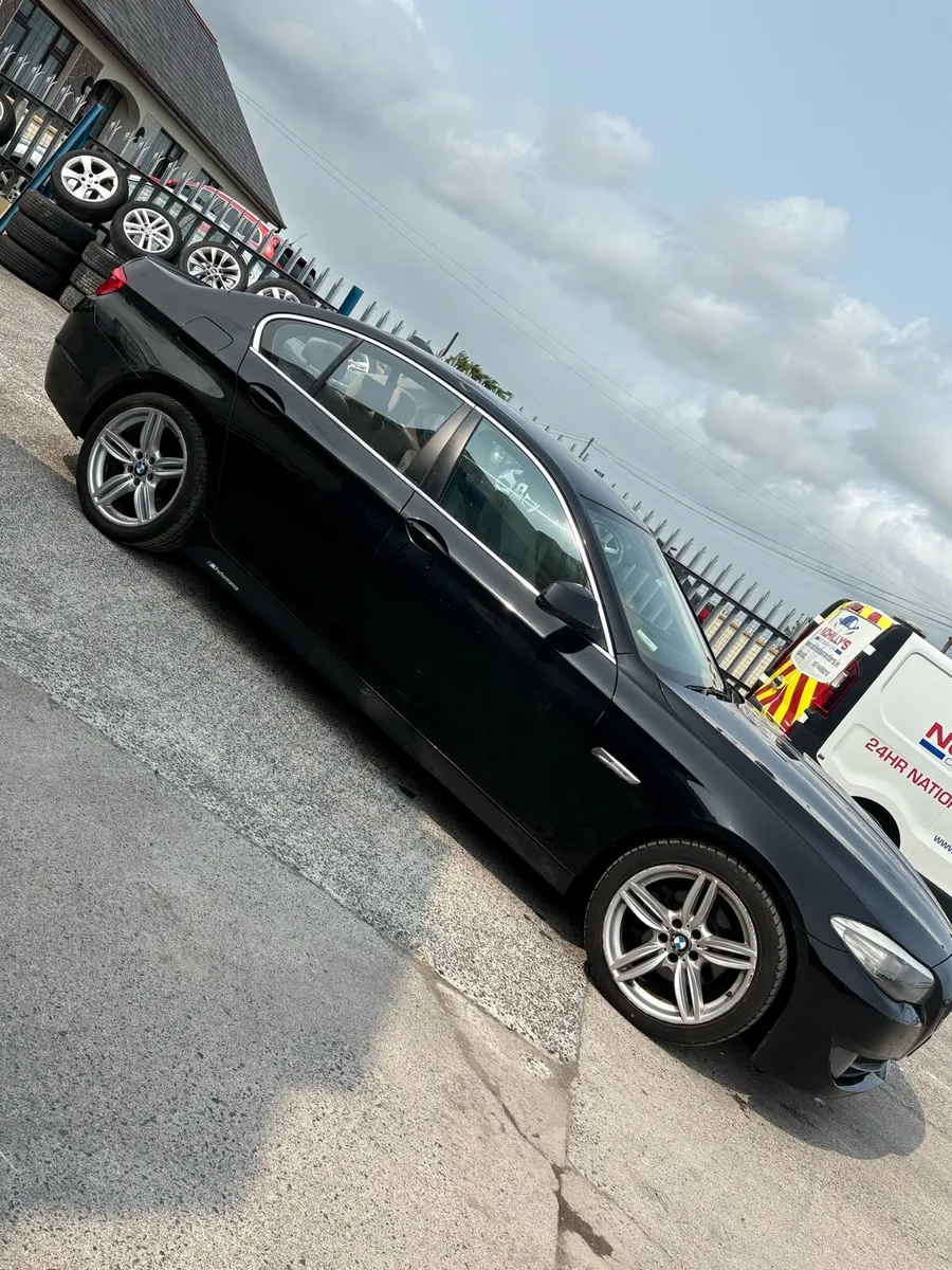 2010 F10 BMW 520d - Image 3