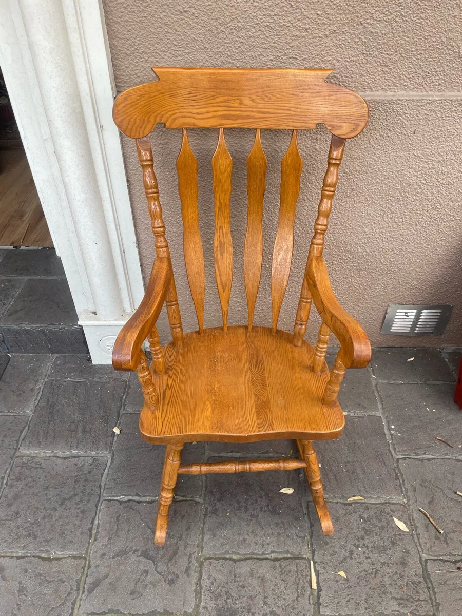 Smooth oak wood rocking chair - Image 1