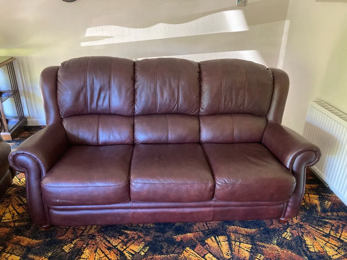 Leather couch - Image 1