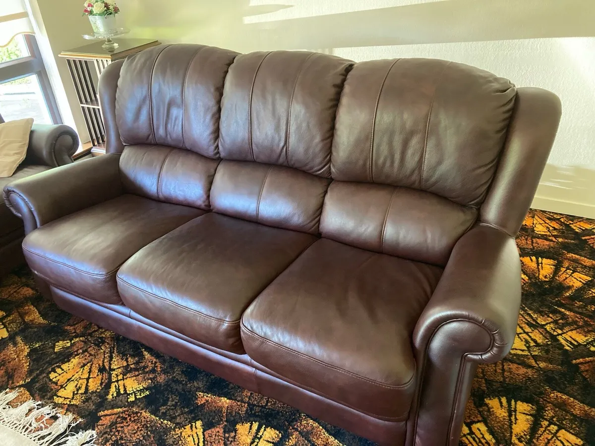 Leather couch - Image 2