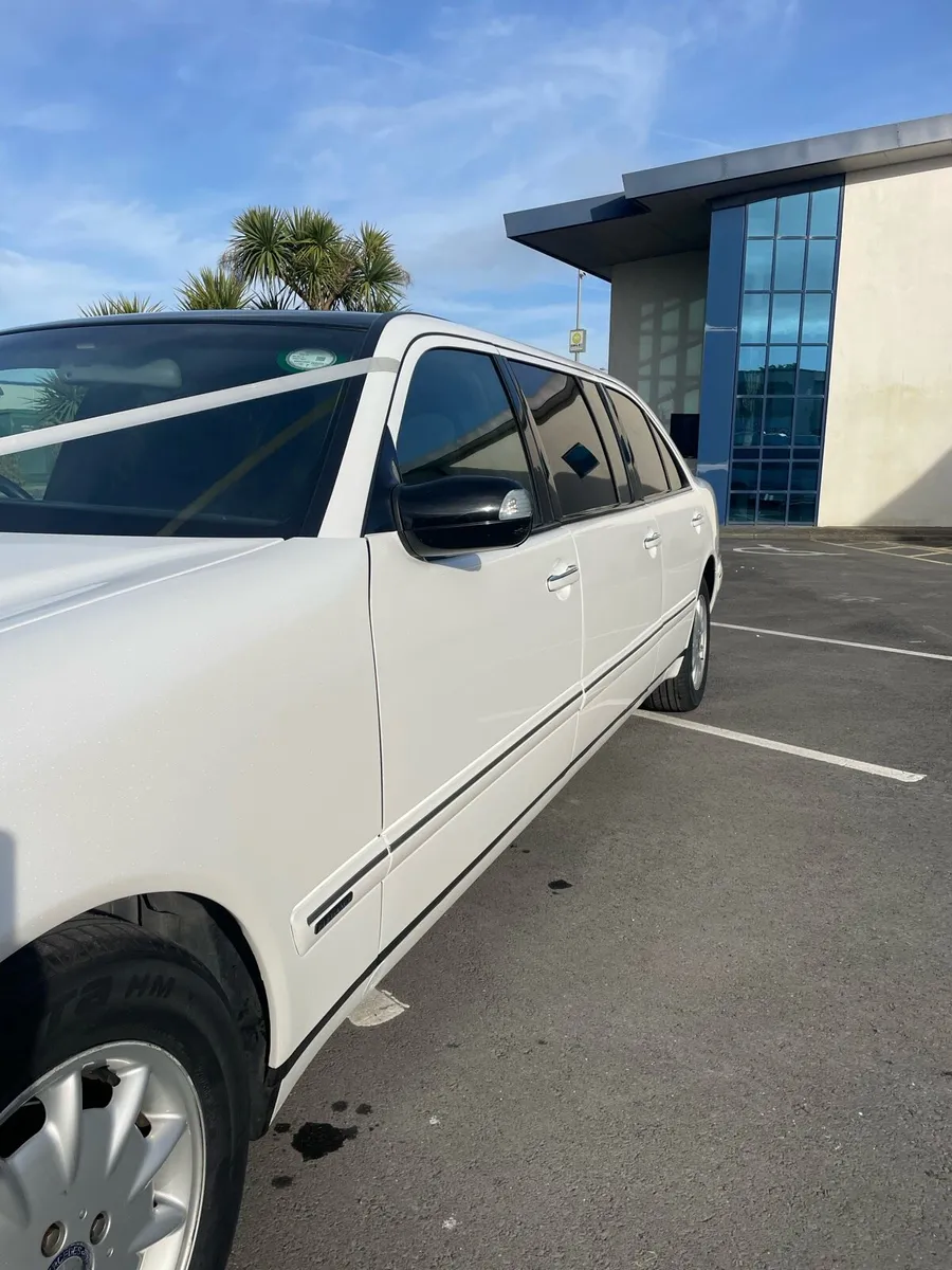 Mercedes Limo - Image 3